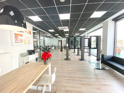Dirección, horario, teléfono y opiniones de Cabañero Ventanas (Fábrica - Showroom) en Paterna