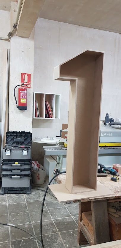 Dirección, horario, teléfono y opiniones de Carpintería Sar, C.B. en Sant Boi de Llobregat
