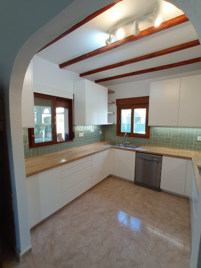 Dirección, horario, teléfono y opiniones de Carpintería Sauce (Los Montesinos) en Torrevieja