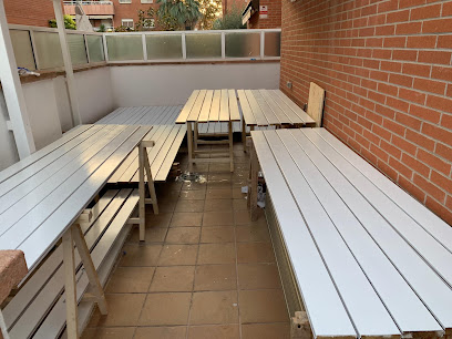 Dirección, horario, teléfono y opiniones de Construcciones Madera y Decoración Muñoz S.L. en Castelldefels