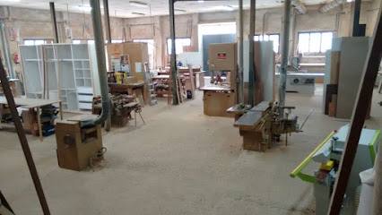 Dirección, horario, teléfono y opiniones de Cooperativa de La Madera Ntra Sra de Gracia. Puertollano en Puertollano