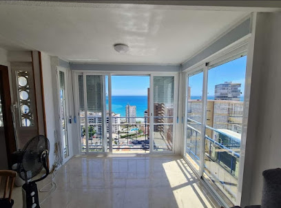 Dirección, horario, teléfono y opiniones de Crystalmar en Benidorm