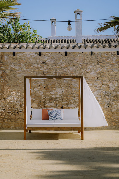 Dirección, horario, teléfono y opiniones de Caban Outdoor | Muebles de Madera para Exterior en Lucena