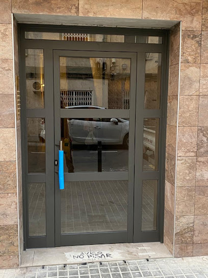 Dirección, horario, teléfono y opiniones de Carpintería de Aluminio J.Manuel Leiva Moreno en Cornellà de Llobregat