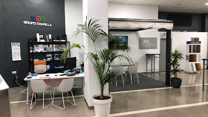 Dirección, horario, teléfono y opiniones de Grupo Chumilla; Ventanas Aluminio Alutec/Sansón Elevación en Lucena
