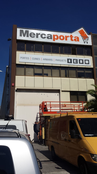 Dirección, horario, teléfono y opiniones de Mercaporta Cornellà en Cornellà de Llobregat
