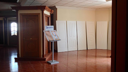 Dirección, horario, teléfono y opiniones de Puertas Jesús Lozano en Córdoba