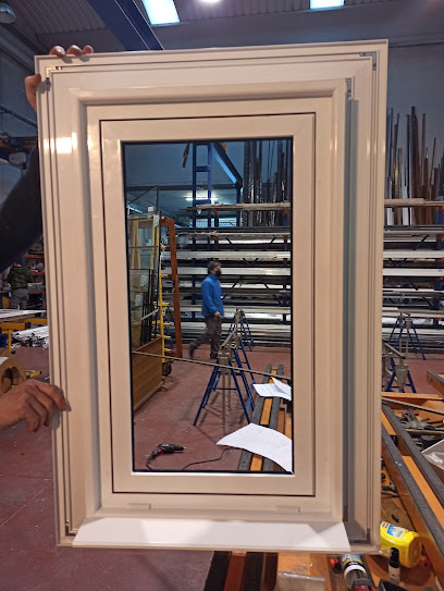 Dirección, horario, teléfono y opiniones de Brico Alu S.L. Carpintería de Aluminio - Exposición y Bricolaje en Figueres