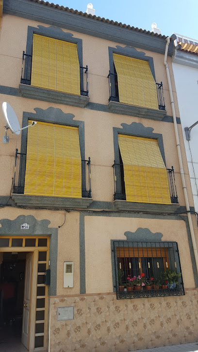 Dirección, horario, teléfono y opiniones de Carpintería Hierro y Aluminio J.Hinojosa en Granada
