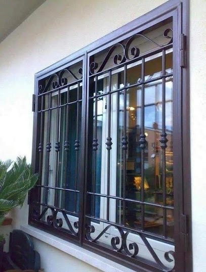 Dirección, horario, teléfono y opiniones de Carpintería Metalica Rios en Málaga