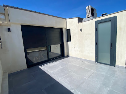 Dirección, horario, teléfono y opiniones de Max Aluminios S.C en Figueres