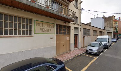 Dirección, horario, teléfono y opiniones de Motllures Verges S.L. en Figueres