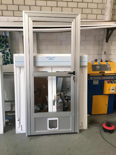 Dirección, horario, teléfono y opiniones de Mym Aluminios en Valdemoro