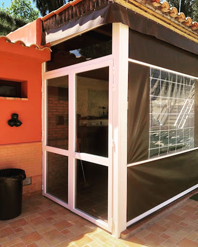 Dirección, horario, teléfono y opiniones de Alufenster en Sevilla