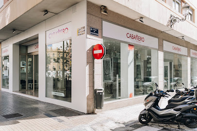 Dirección, horario, teléfono y opiniones de Cabañero Ventanas (Tienda Cardenal) en Valencia