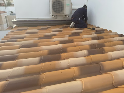 Dirección, horario, teléfono y opiniones de Innovaciones y Servicios Metalúrgicos - Carpintería de Aluminio, PVC y Reforma Integral Sevilla en Sevilla