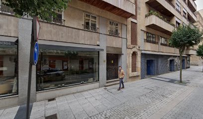 Dirección, horario, teléfono y opiniones de Iscarpeyra 34 S.L. en Salamanca